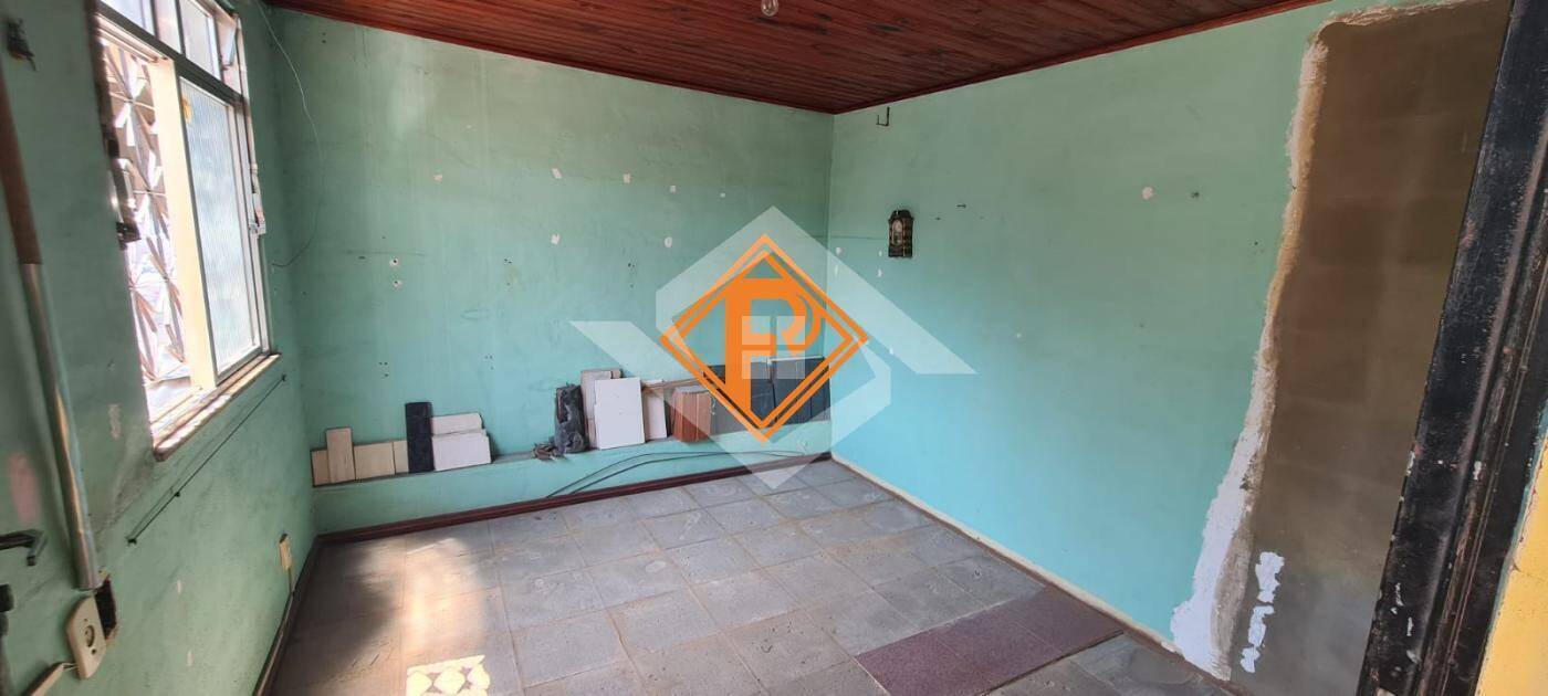 Casa à venda com 4 quartos, 70m² - Foto 26