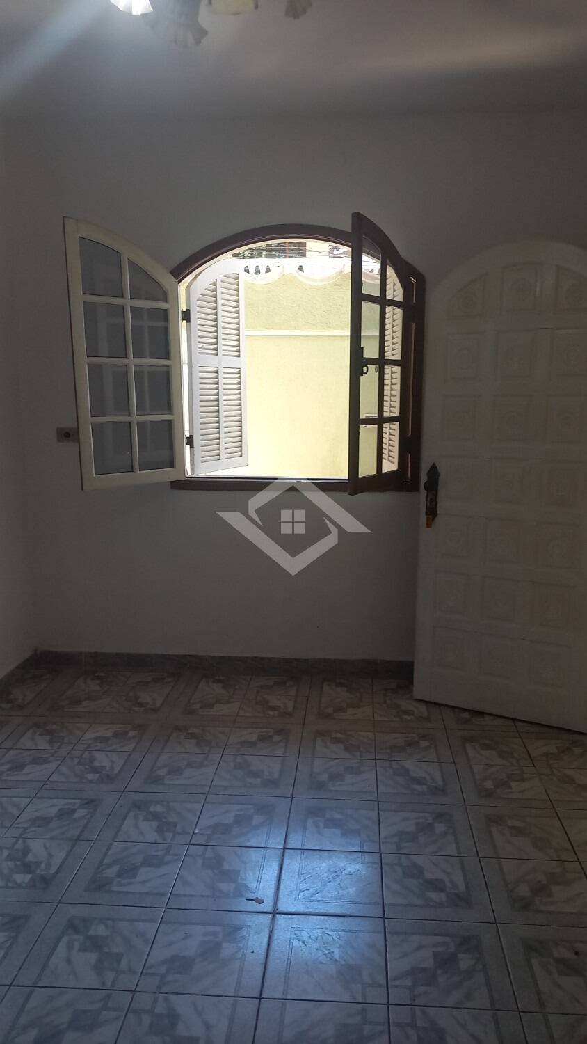 Casa para alugar com 4 quartos, 128m² - Foto 12