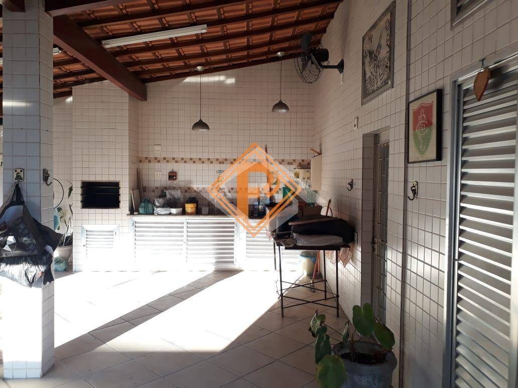 Casa à venda com 3 quartos, 123m² - Foto 4