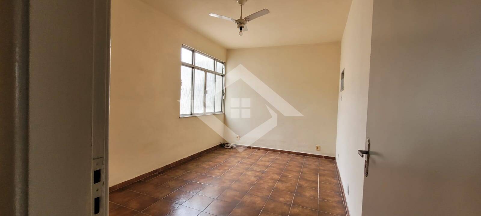 Casa à venda com 2 quartos, 78m² - Foto 18