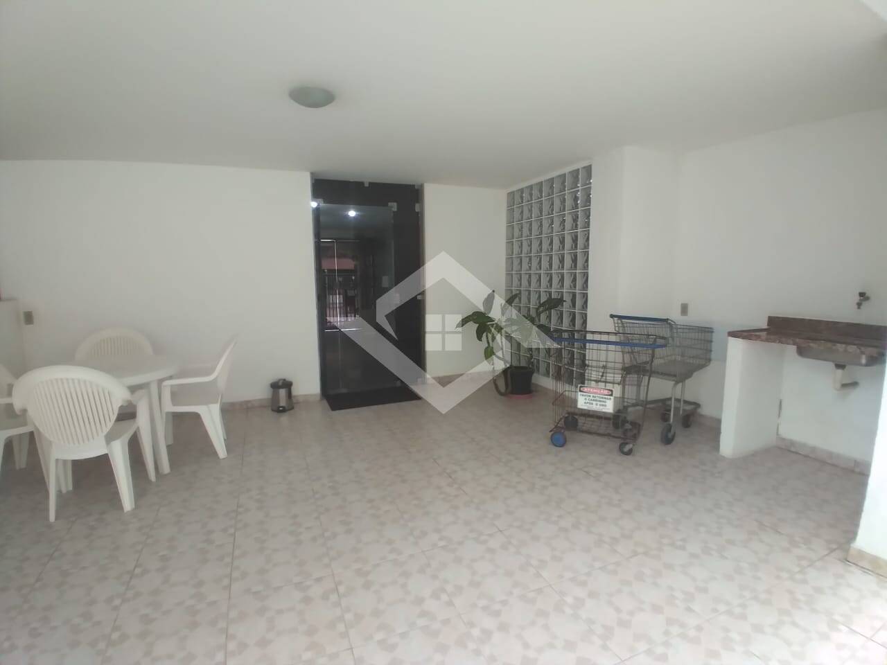 Apartamento à venda com 2 quartos, 72m² - Foto 5