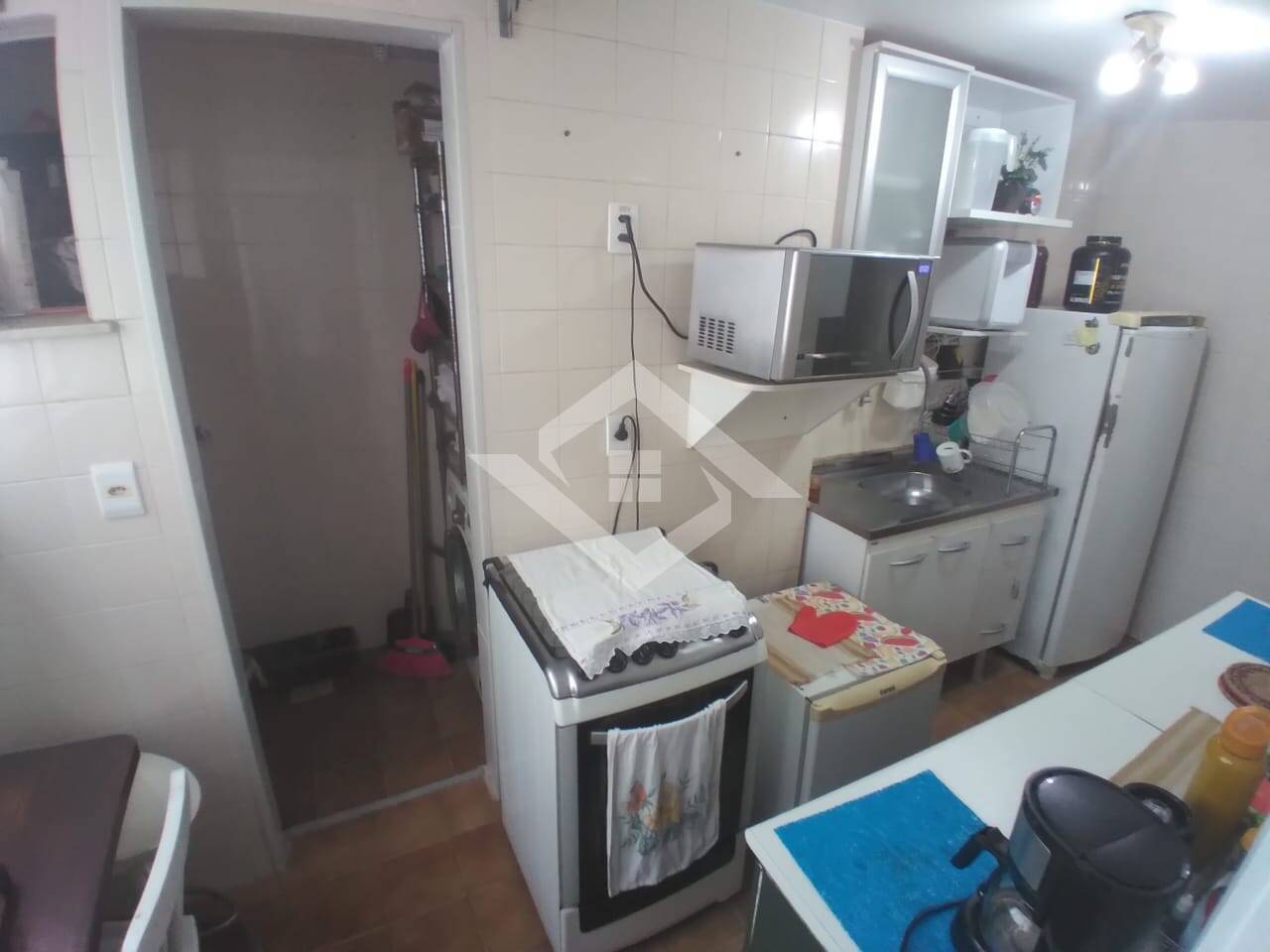 Apartamento à venda com 2 quartos, 72m² - Foto 10