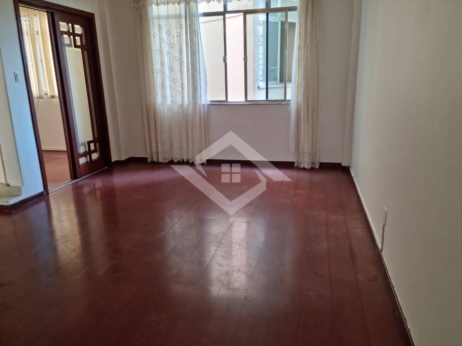 Apartamento à venda com 4 quartos, 175m² - Foto 2