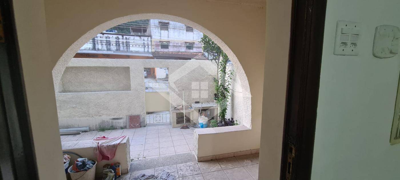 Casa à venda com 3 quartos, 80m² - Foto 9