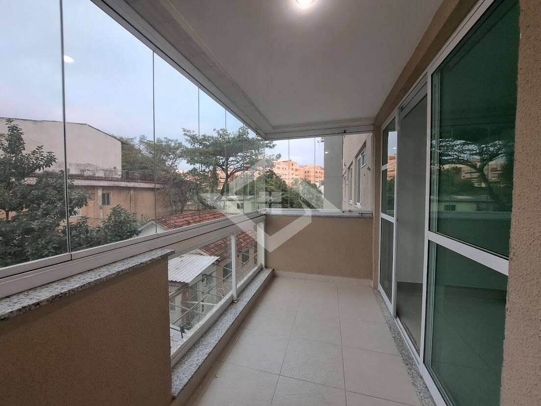 Apartamento à venda com 2 quartos, 60m² - Foto 2