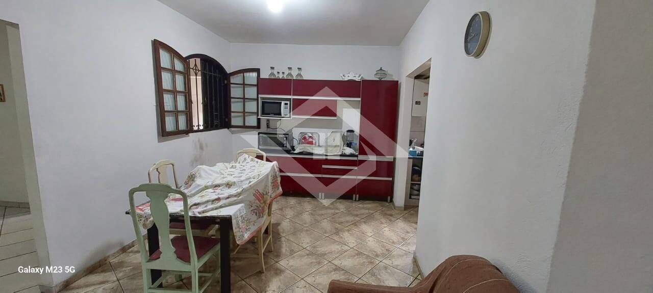 Casa à venda com 3 quartos, 180m² - Foto 15