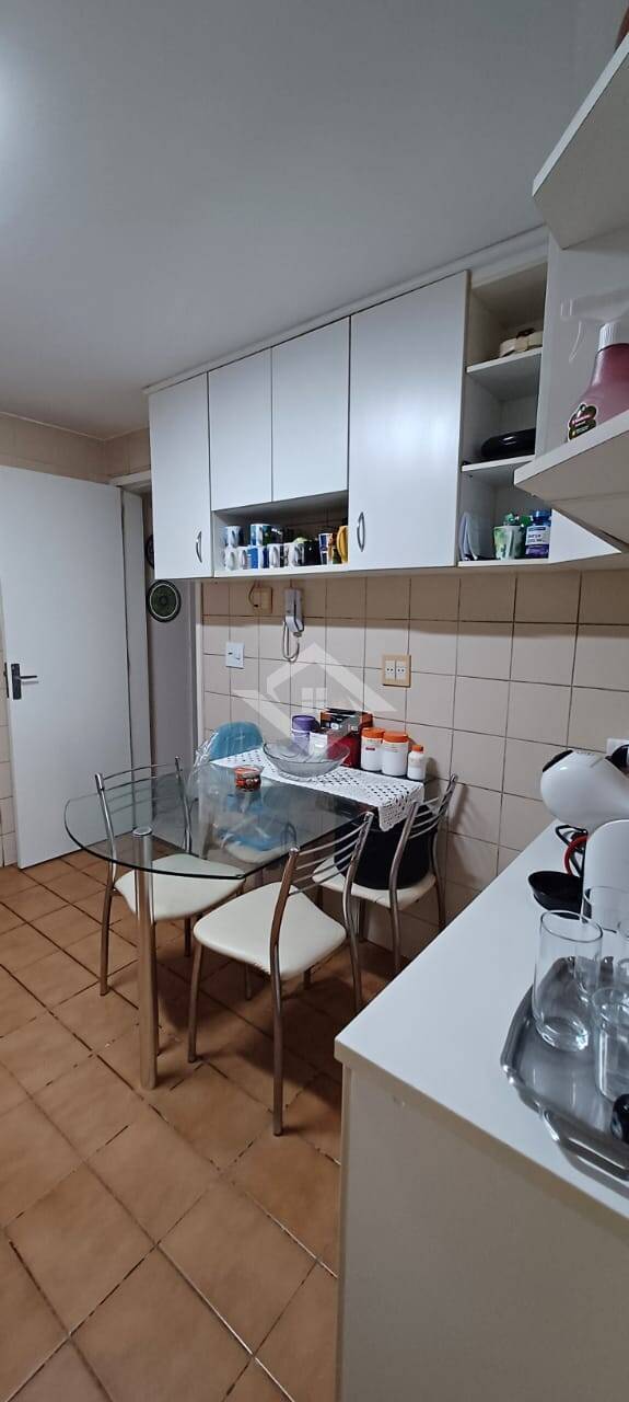 Apartamento à venda com 3 quartos, 158m² - Foto 13