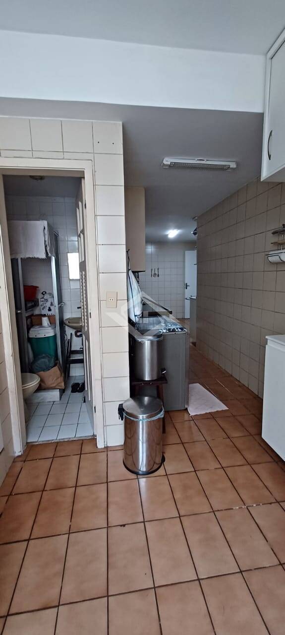 Apartamento à venda com 3 quartos, 158m² - Foto 10