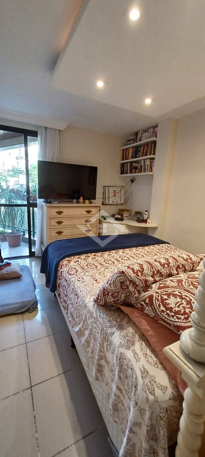 Apartamento à venda com 3 quartos, 158m² - Foto 23