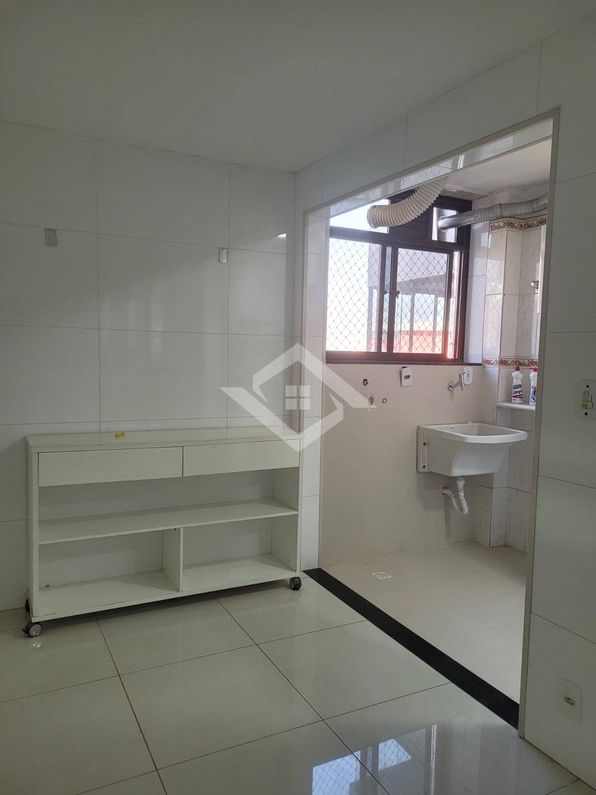 Apartamento para alugar com 3 quartos, 130m² - Foto 10