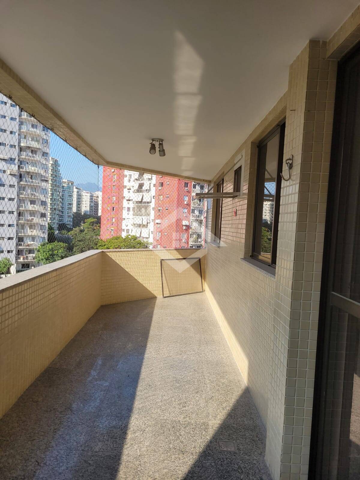 Apartamento para alugar com 3 quartos, 130m² - Foto 14