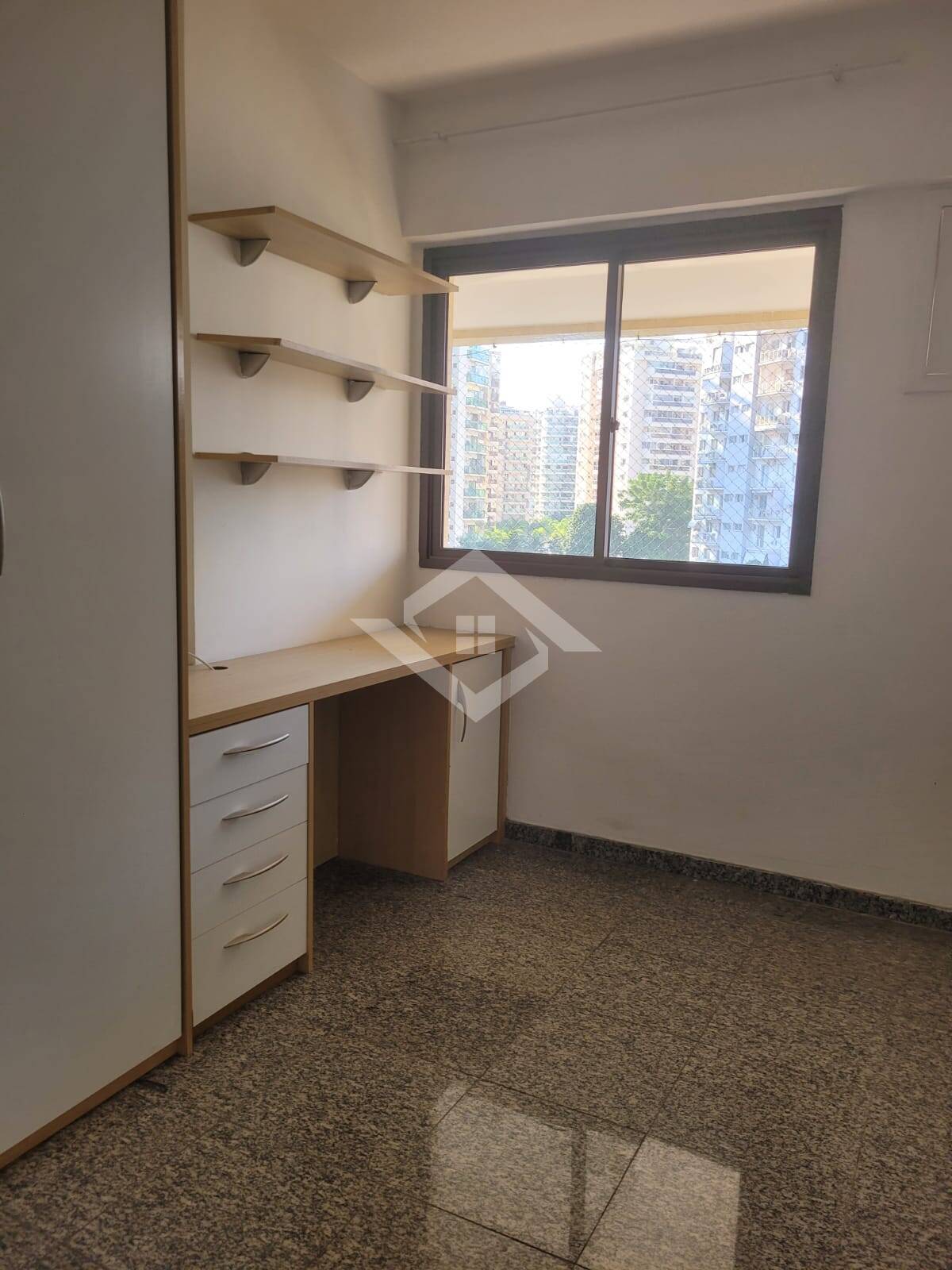 Apartamento para alugar com 3 quartos, 130m² - Foto 16