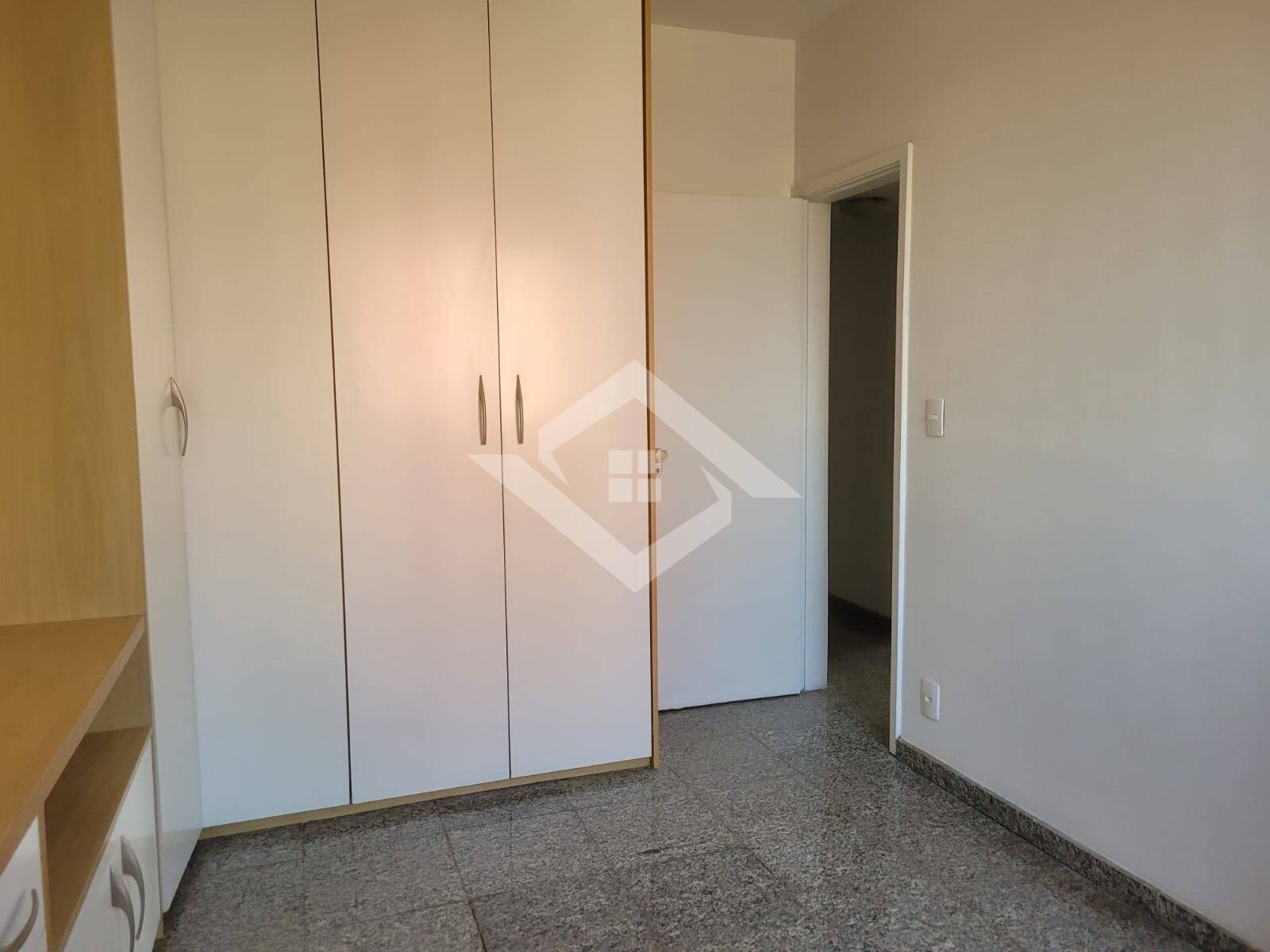 Apartamento para alugar com 3 quartos, 130m² - Foto 21