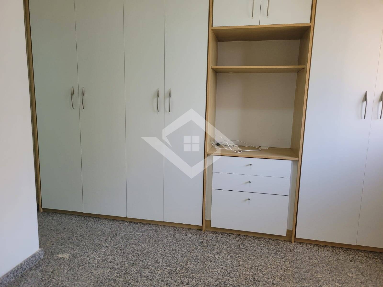 Apartamento para alugar com 3 quartos, 130m² - Foto 30