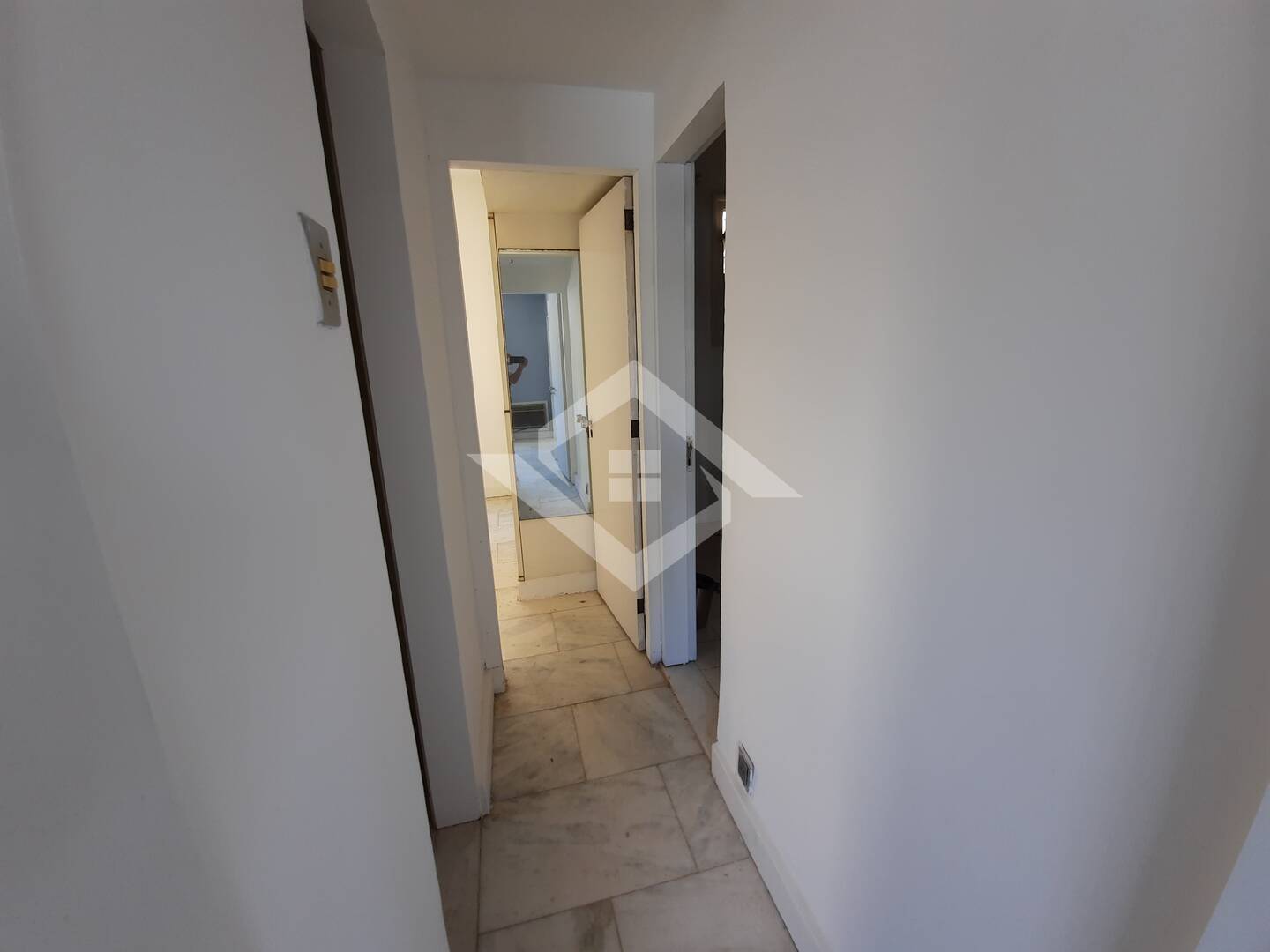 Apartamento à venda com 2 quartos, 85m² - Foto 7