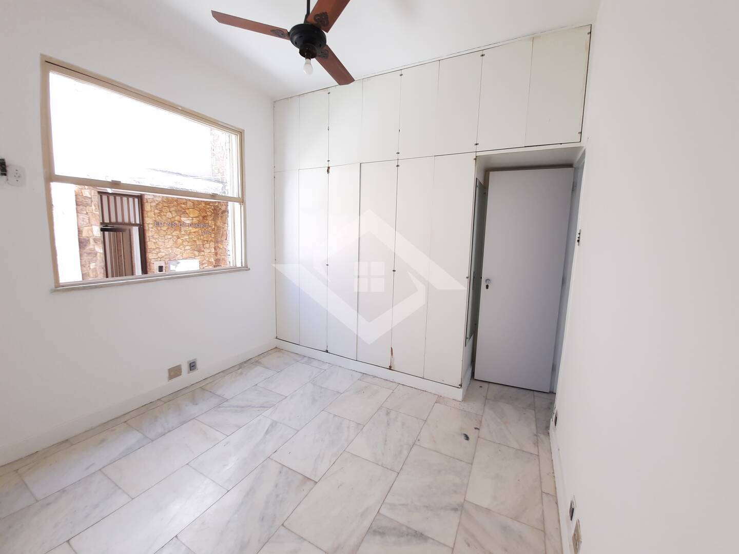 Apartamento à venda com 2 quartos, 85m² - Foto 11