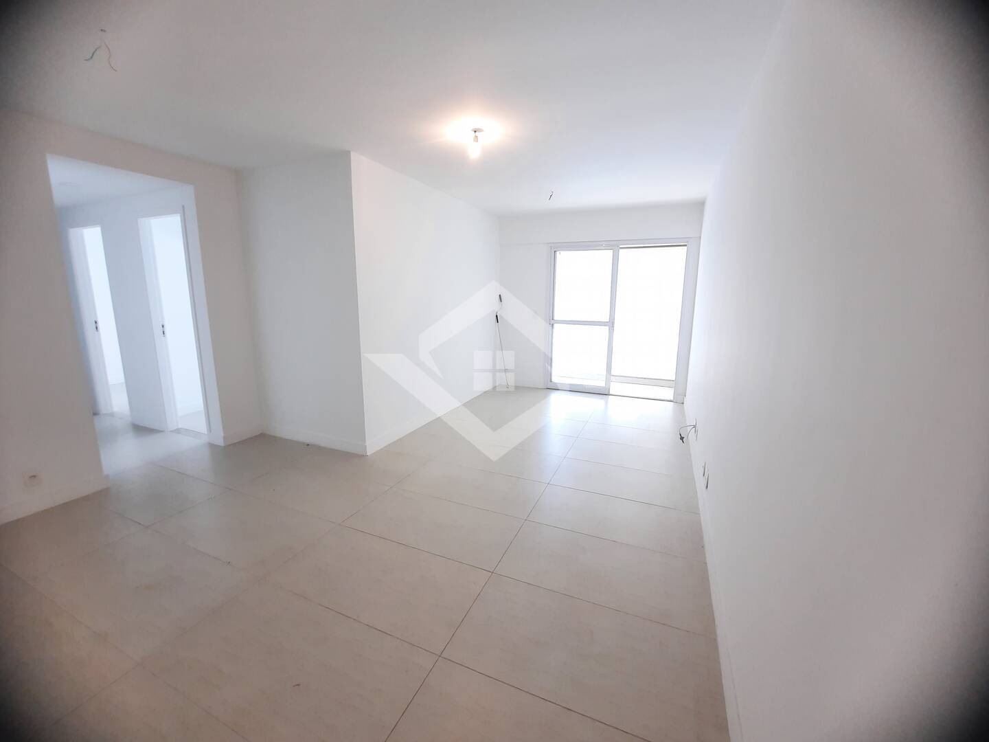 Apartamento à venda com 3 quartos, 101m² - Foto 1