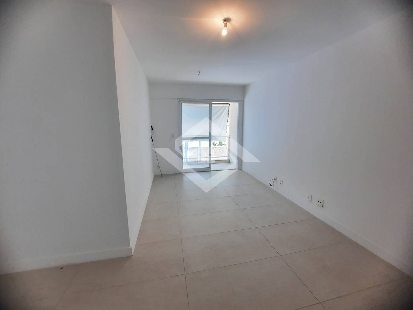 Apartamento à venda com 3 quartos, 101m² - Foto 2