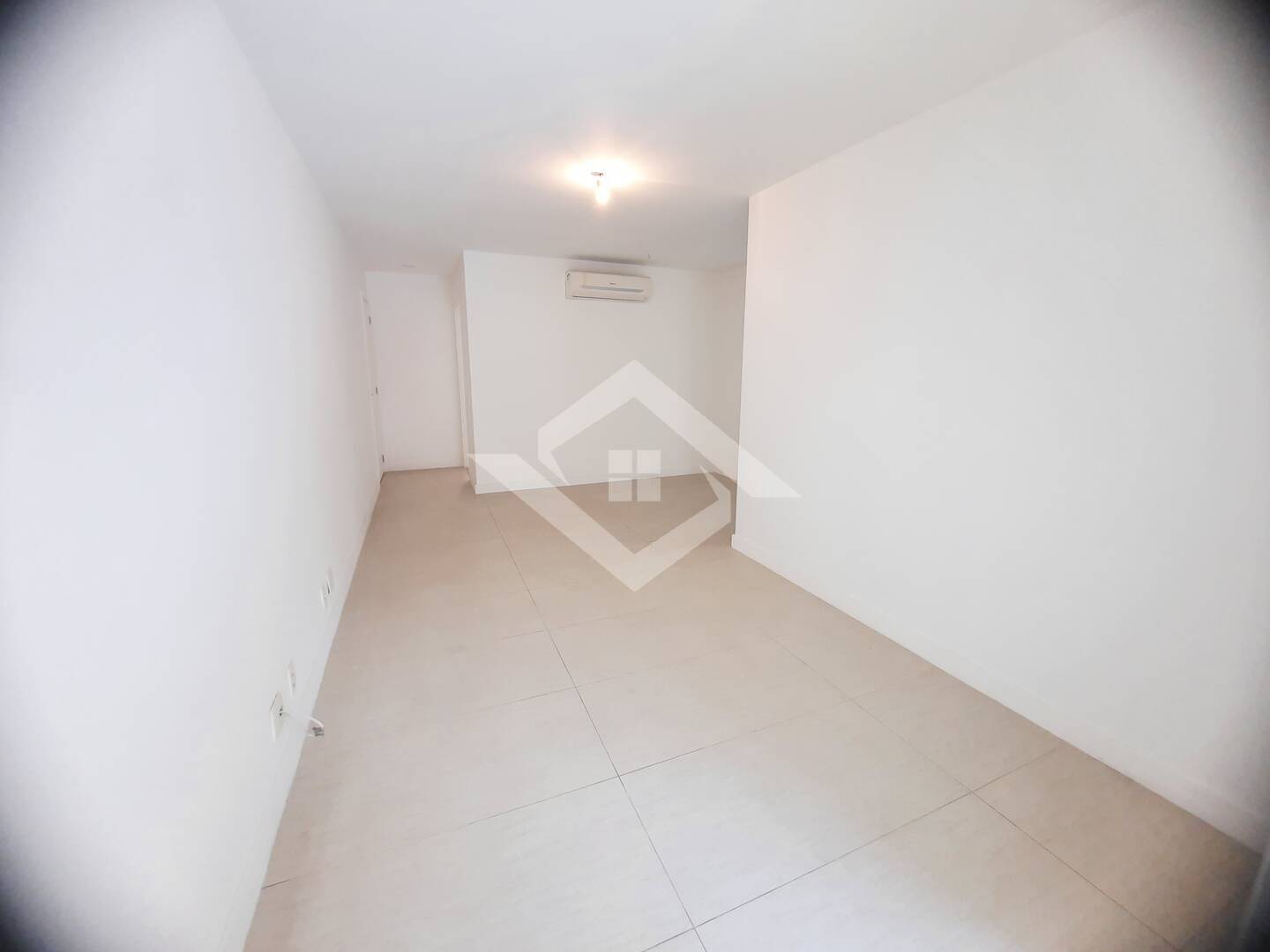 Apartamento à venda com 3 quartos, 101m² - Foto 3