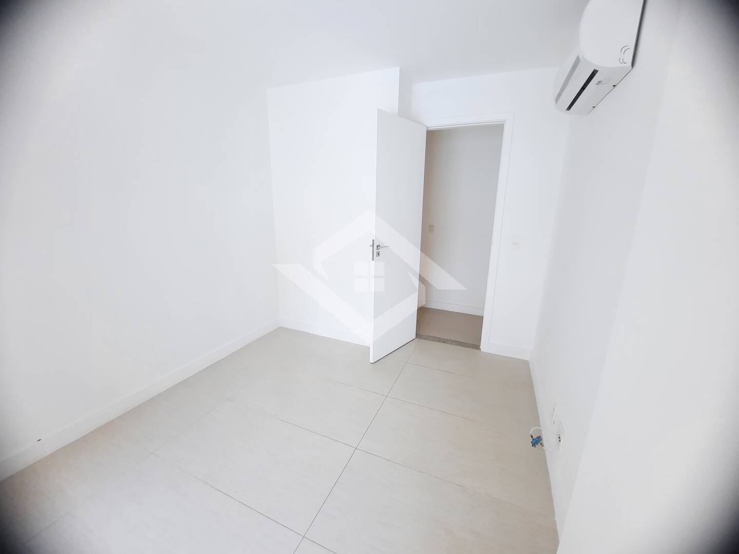 Apartamento à venda com 3 quartos, 101m² - Foto 8