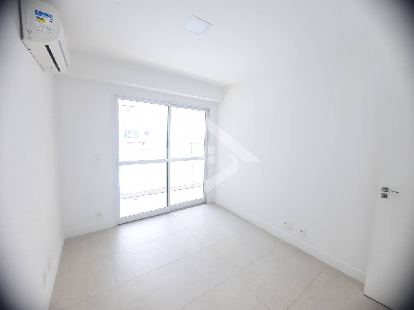 Apartamento à venda com 3 quartos, 101m² - Foto 12