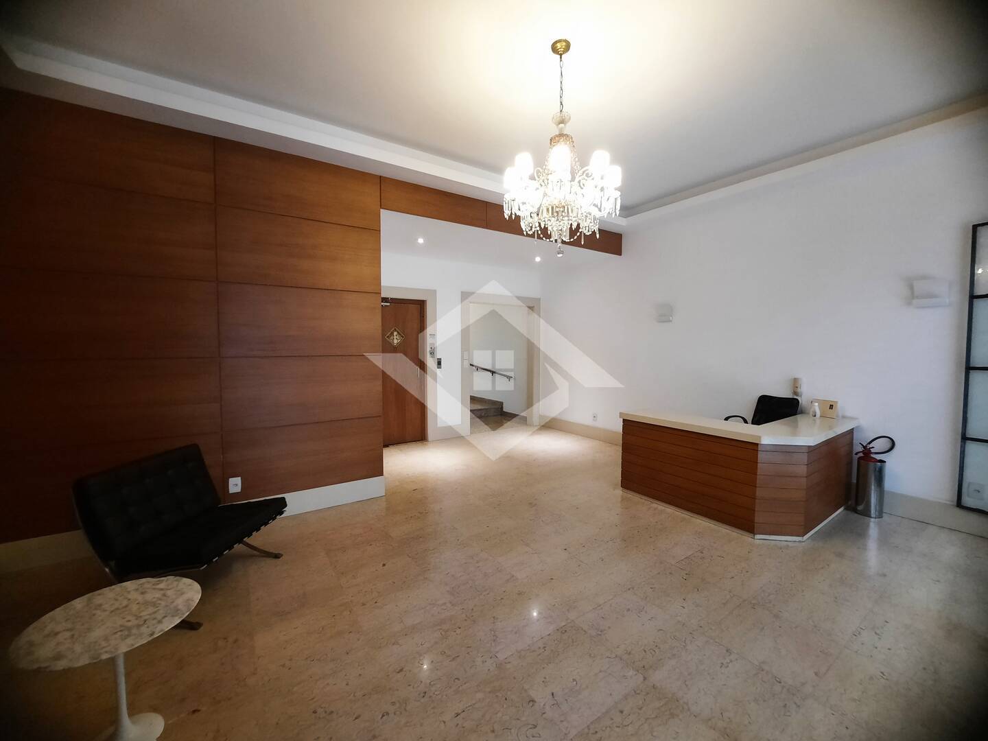 Apartamento à venda com 4 quartos, 270m² - Foto 1