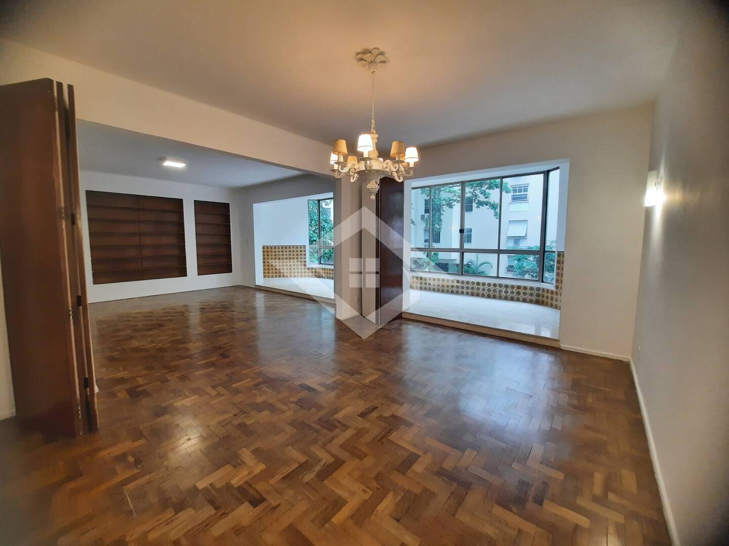 Apartamento à venda com 4 quartos, 270m² - Foto 9