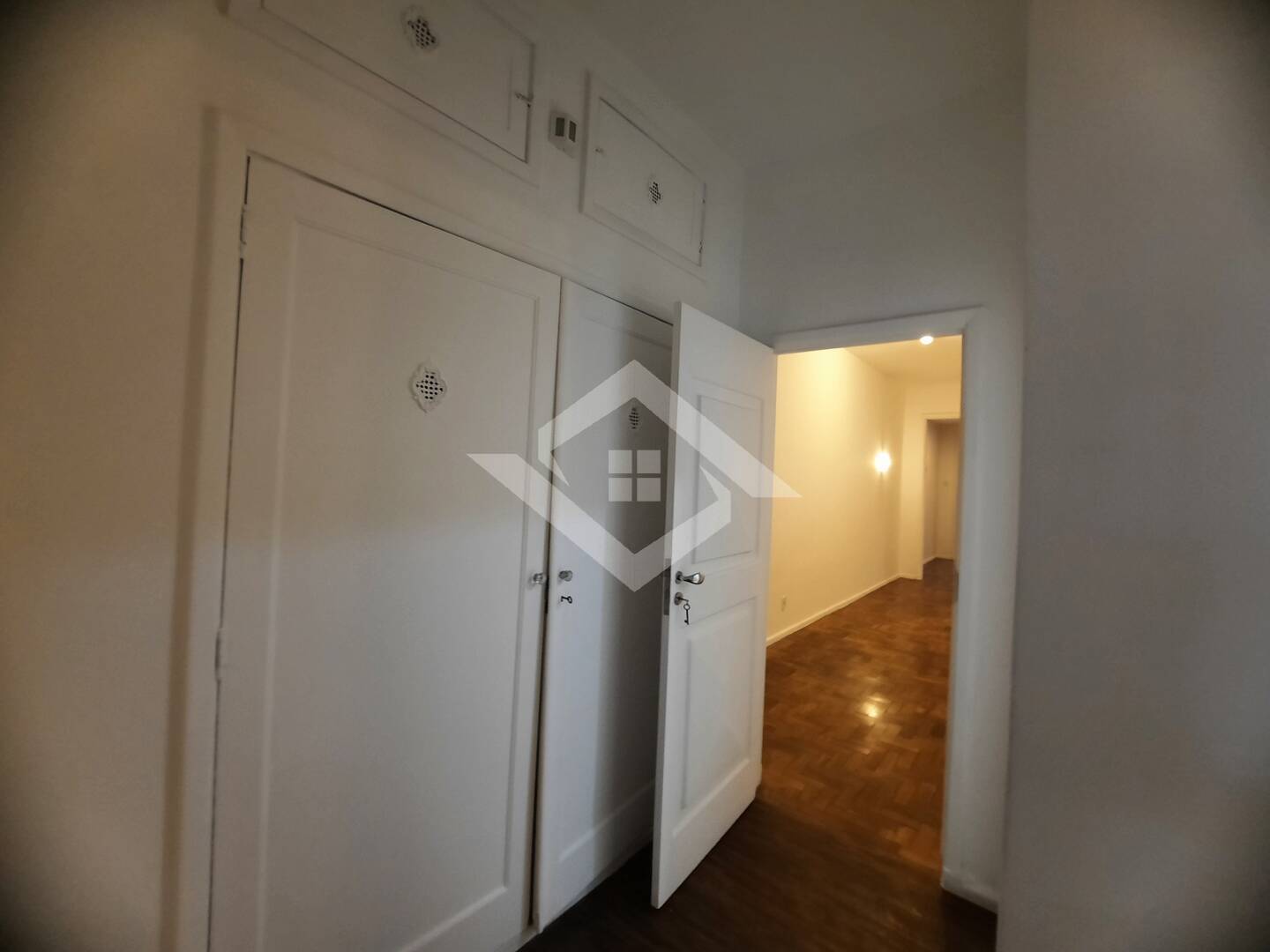 Apartamento à venda com 4 quartos, 270m² - Foto 18