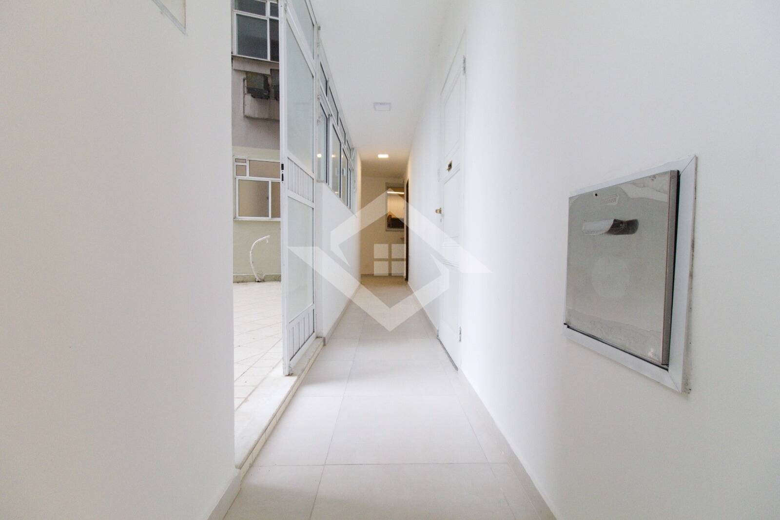 Apartamento à venda com 4 quartos, 320m² - Foto 2