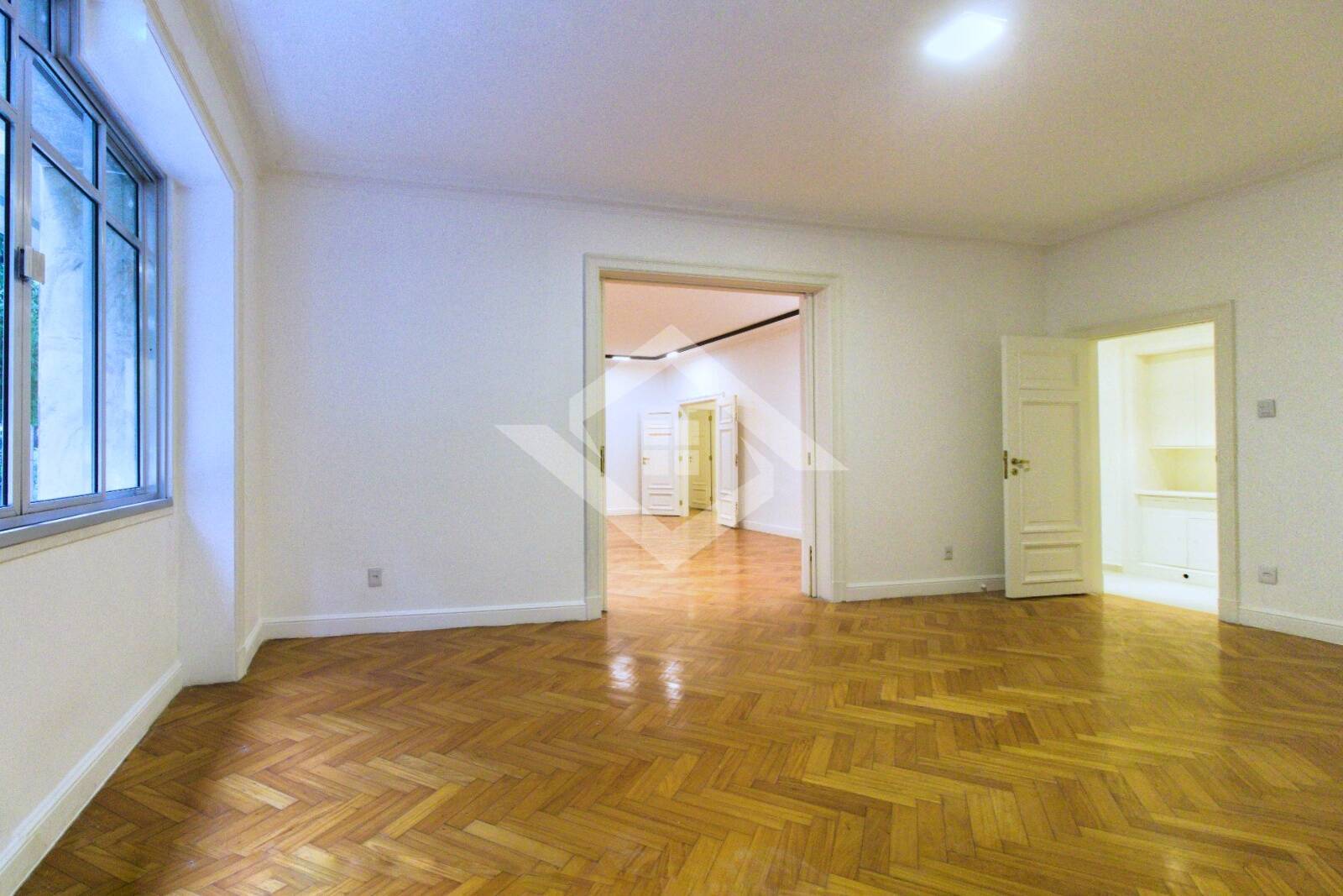 Apartamento à venda com 4 quartos, 320m² - Foto 17