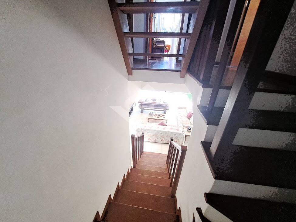 Casa à venda com 4 quartos, 300m² - Foto 30