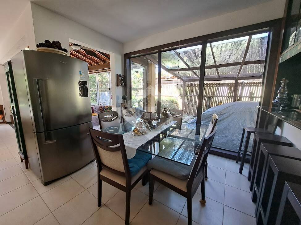 Casa à venda com 4 quartos, 300m² - Foto 19