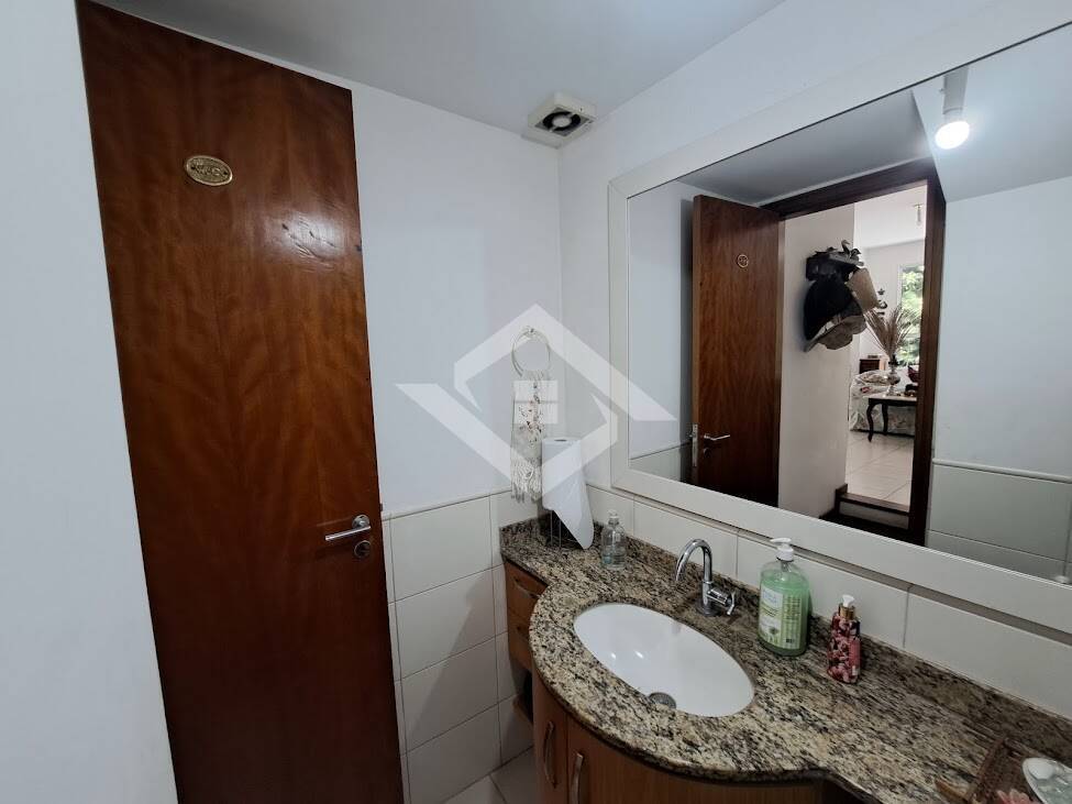 Casa à venda com 4 quartos, 300m² - Foto 12