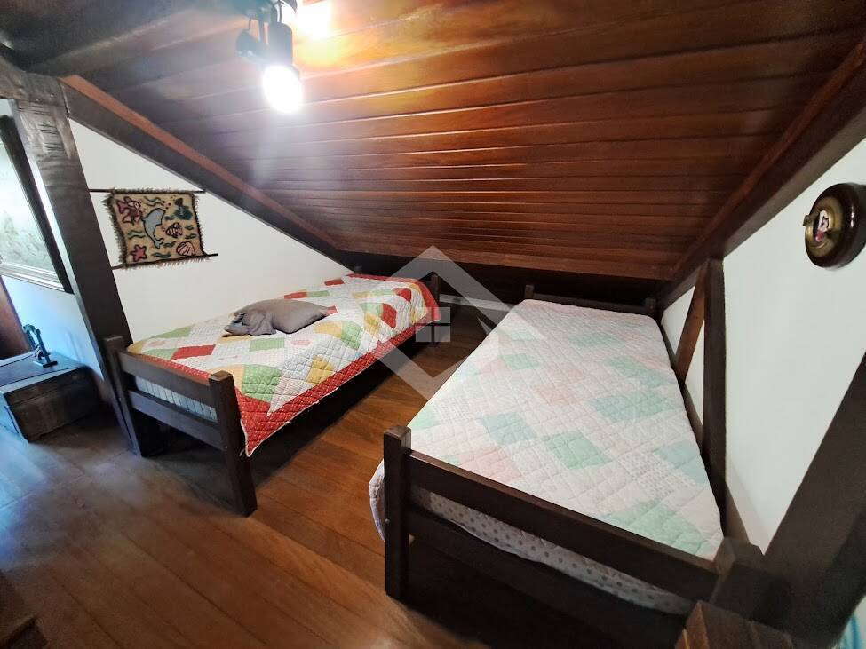 Casa à venda com 4 quartos, 300m² - Foto 55