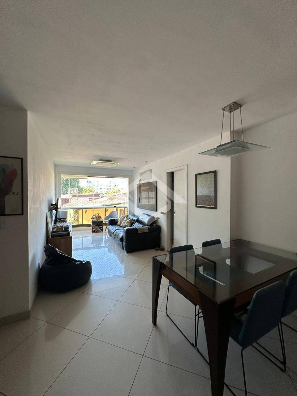 Apartamento à venda com 2 quartos, 82m² - Foto 2