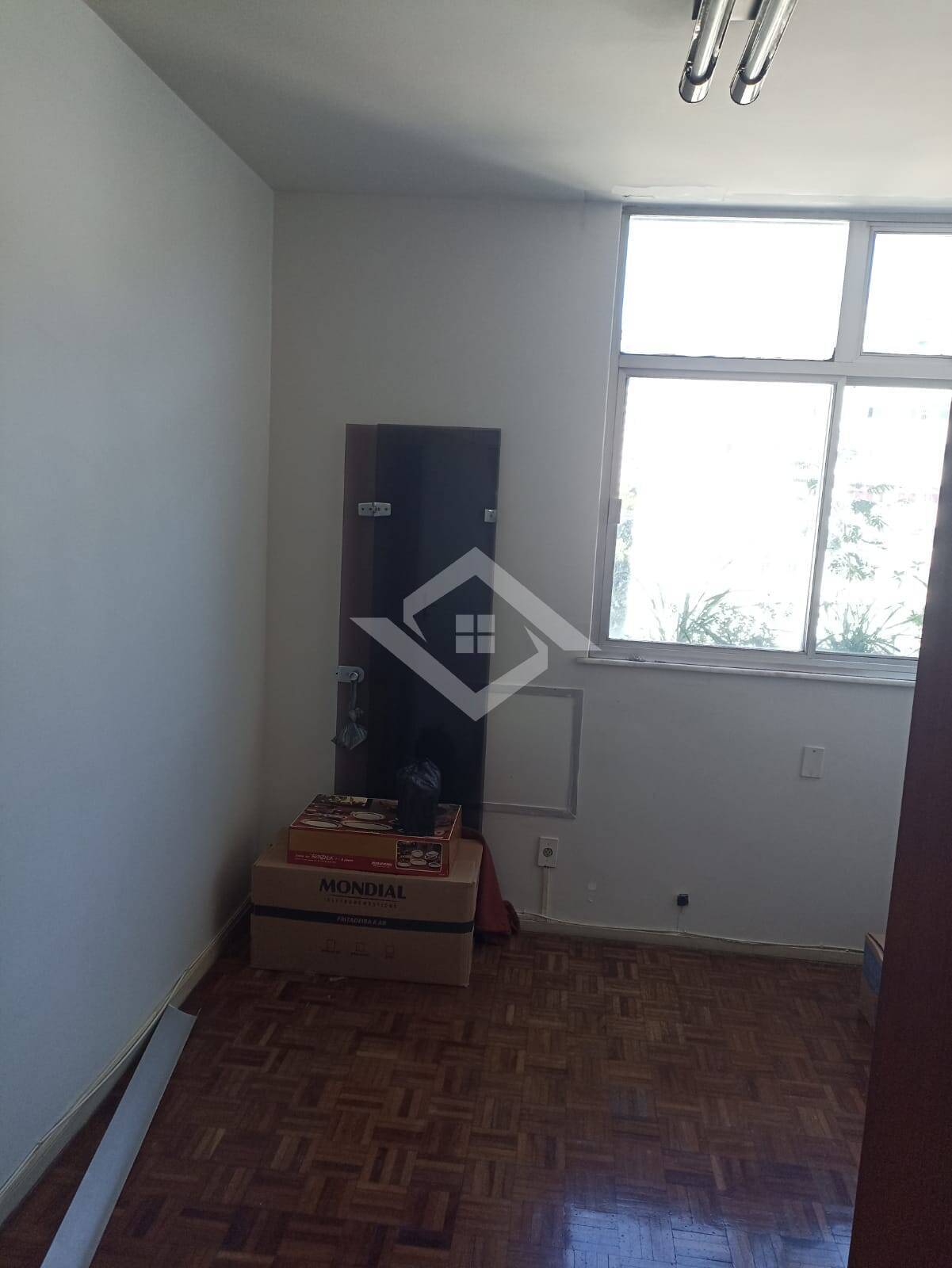 Apartamento à venda com 3 quartos, 100m² - Foto 3