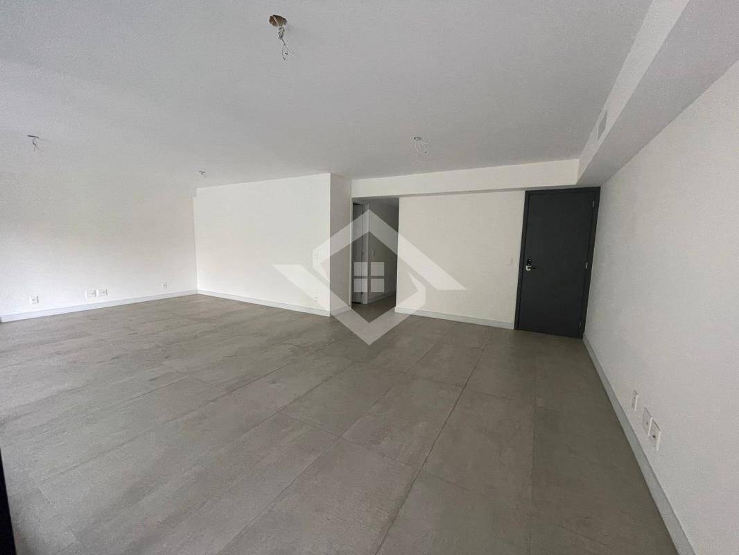 Apartamento à venda com 3 quartos, 164m² - Foto 4