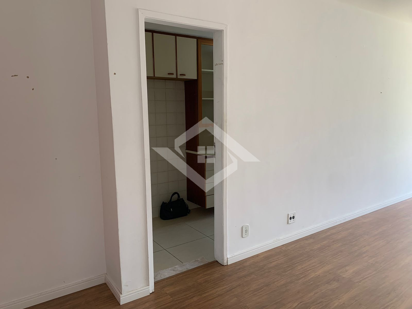 Apartamento à venda com 2 quartos, 66m² - Foto 4