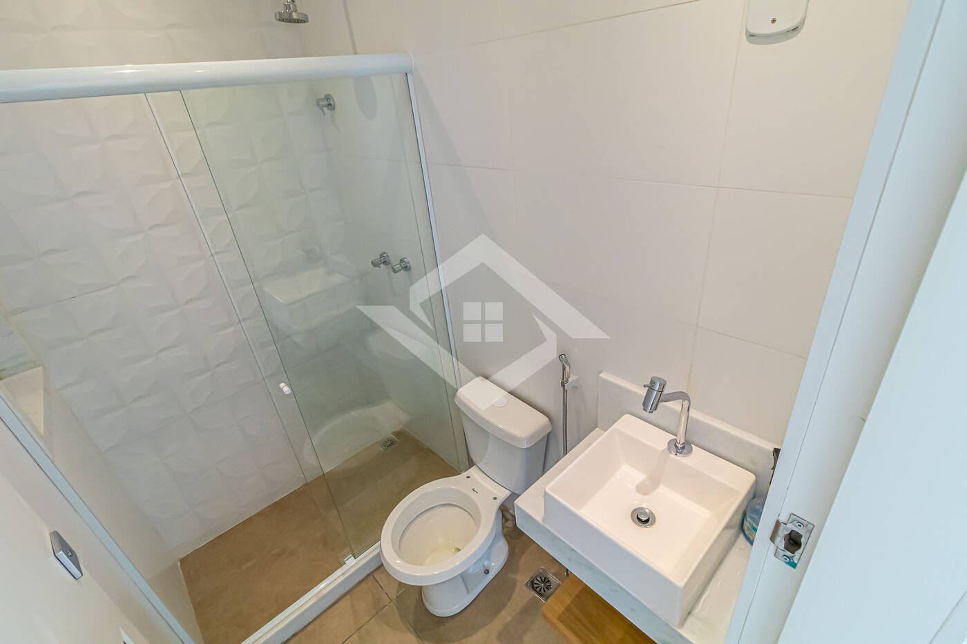 Apartamento à venda com 3 quartos, 237m² - Foto 3