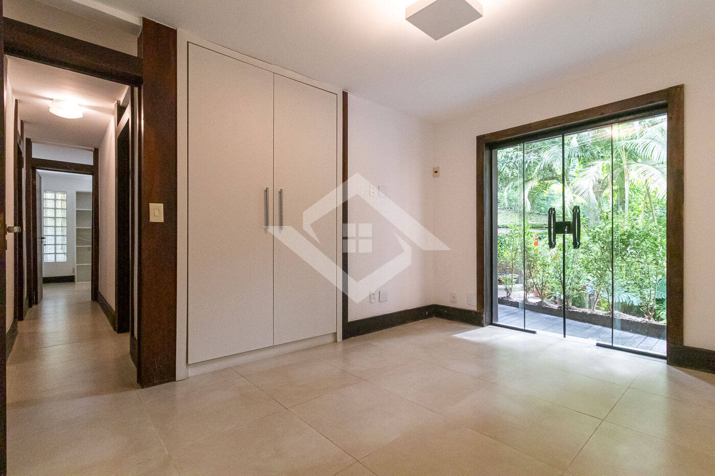 Casa à venda com 5 quartos, 384m² - Foto 46