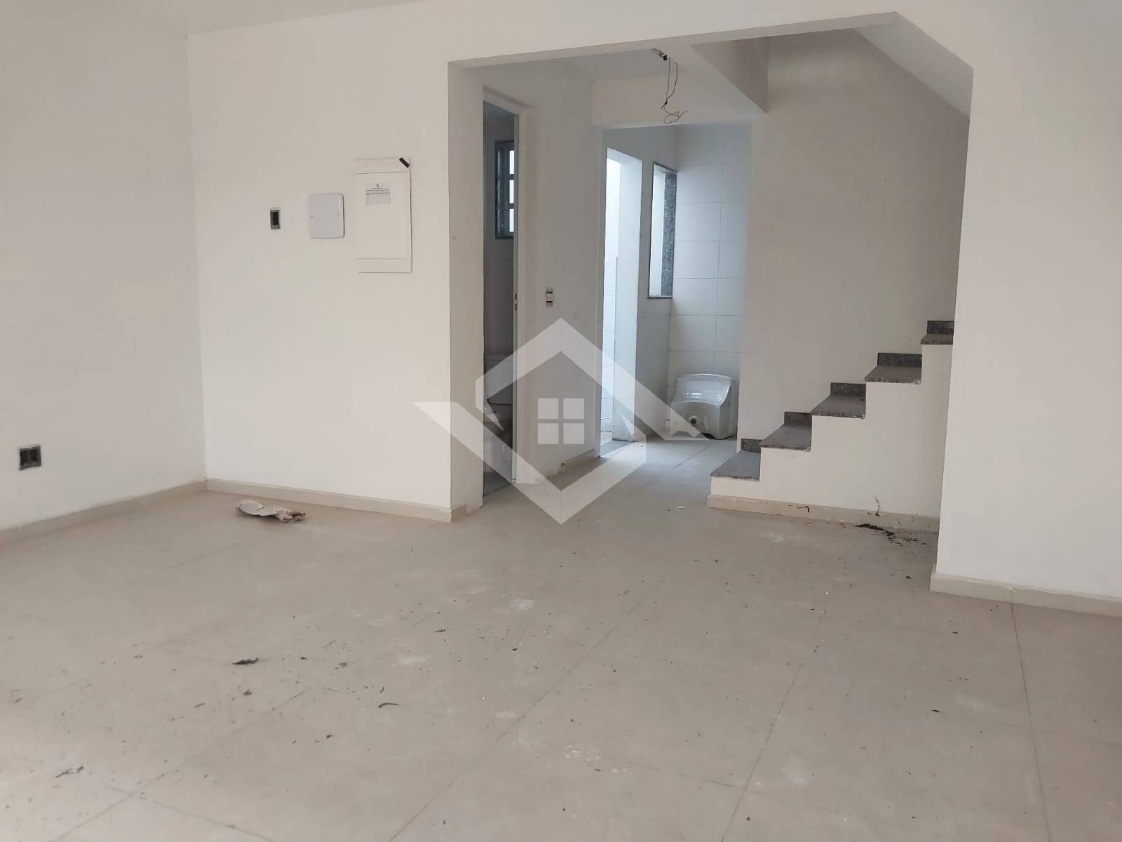 Casa à venda com 3 quartos, 100m² - Foto 2