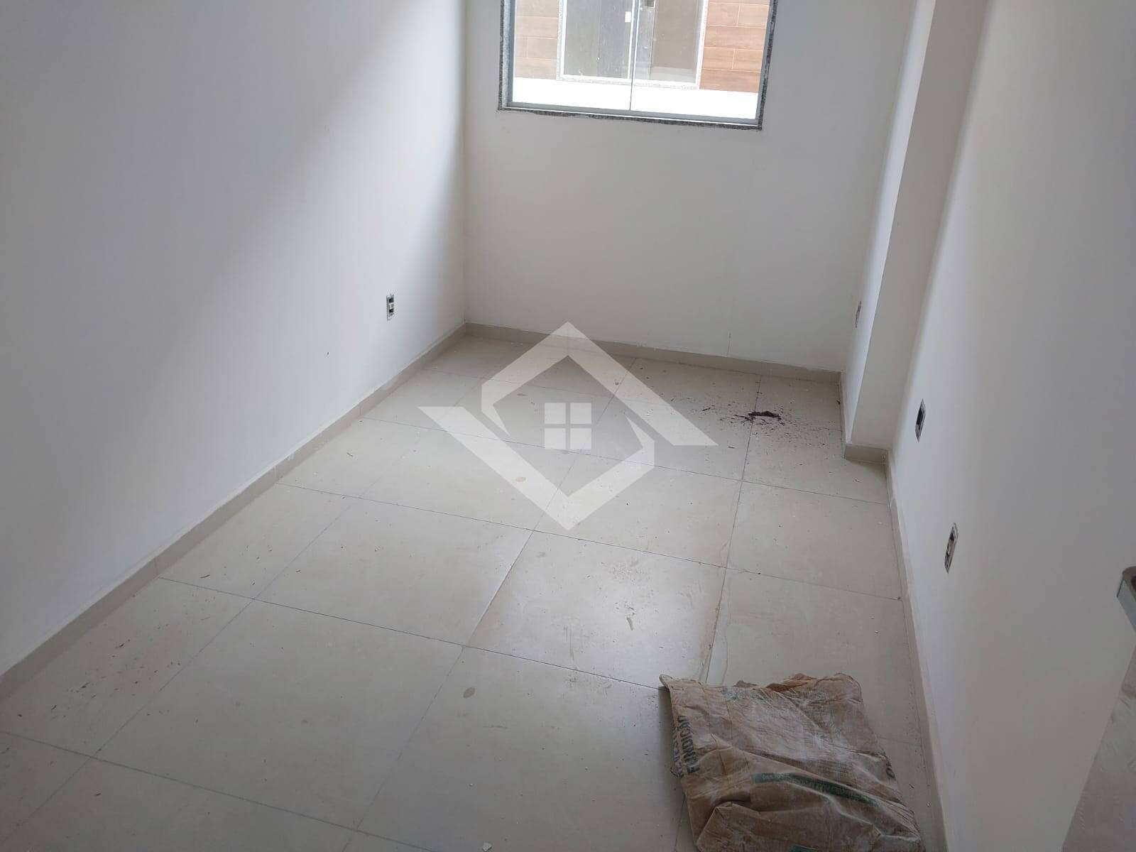 Casa à venda com 3 quartos, 100m² - Foto 5