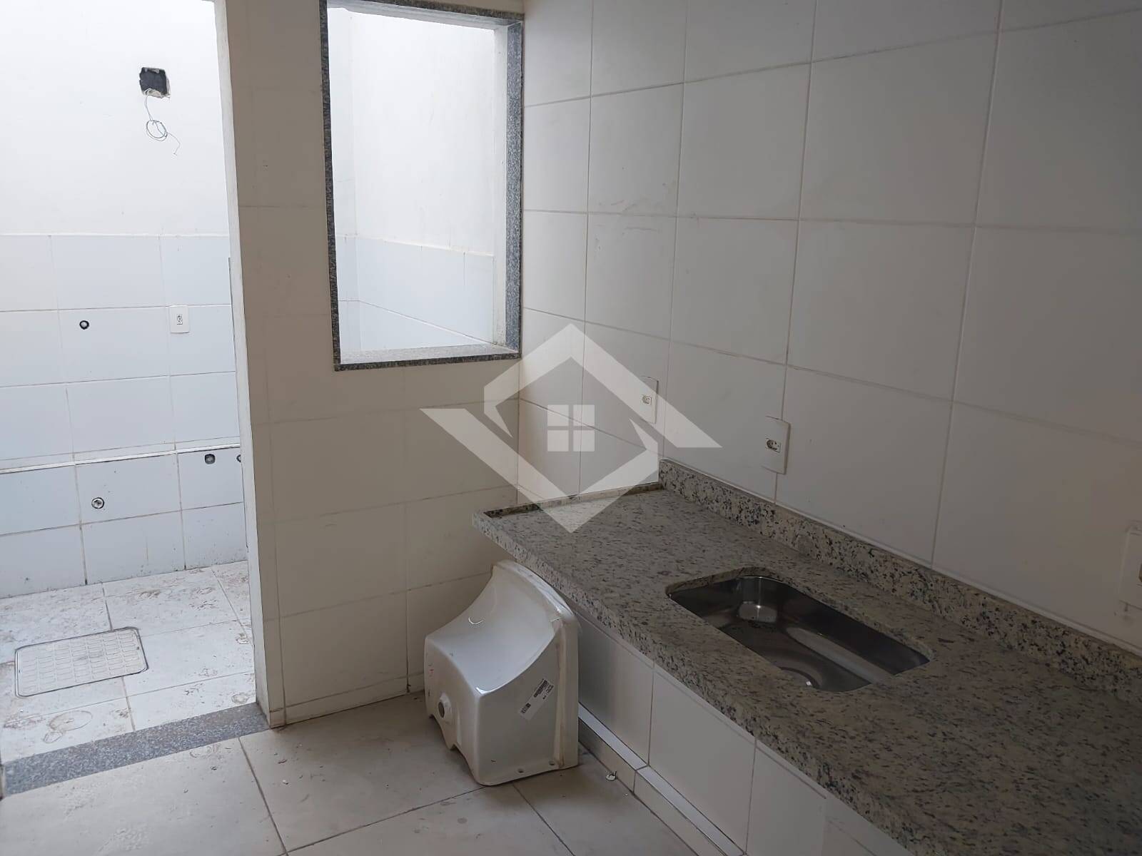 Casa à venda com 3 quartos, 100m² - Foto 4