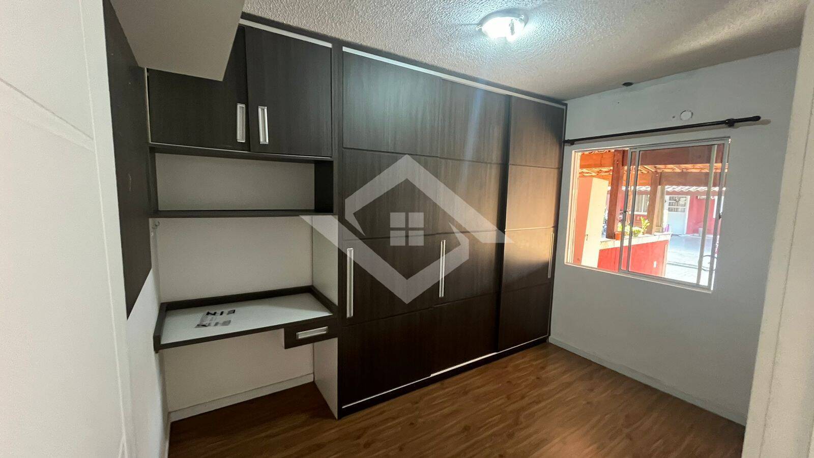 Casa à venda com 2 quartos, 73m² - Foto 9