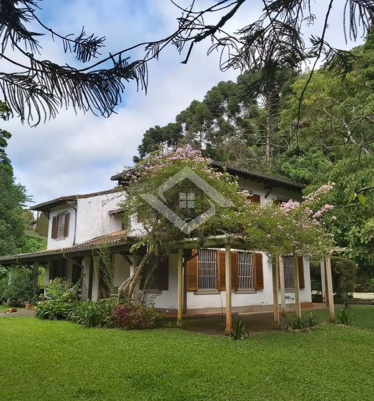 Fazenda à venda com 6 quartos, 300m² - Foto 2