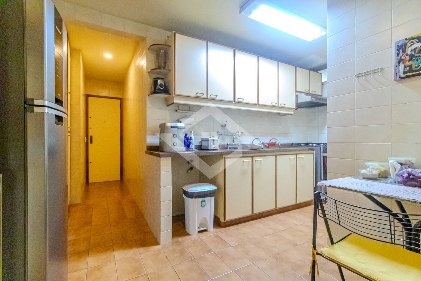 Apartamento à venda com 3 quartos, 137m² - Foto 24