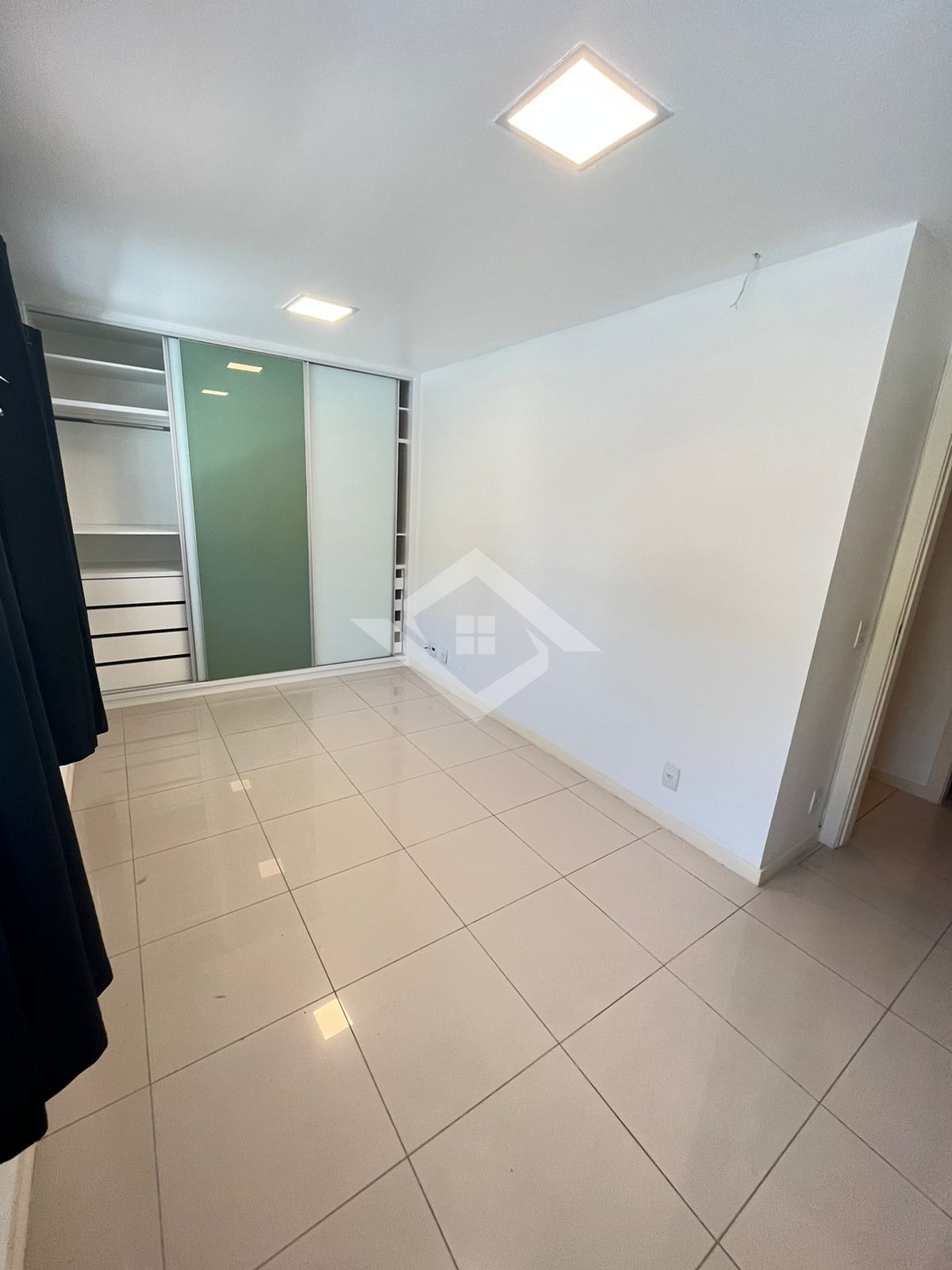 Apartamento à venda com 2 quartos, 90m² - Foto 4