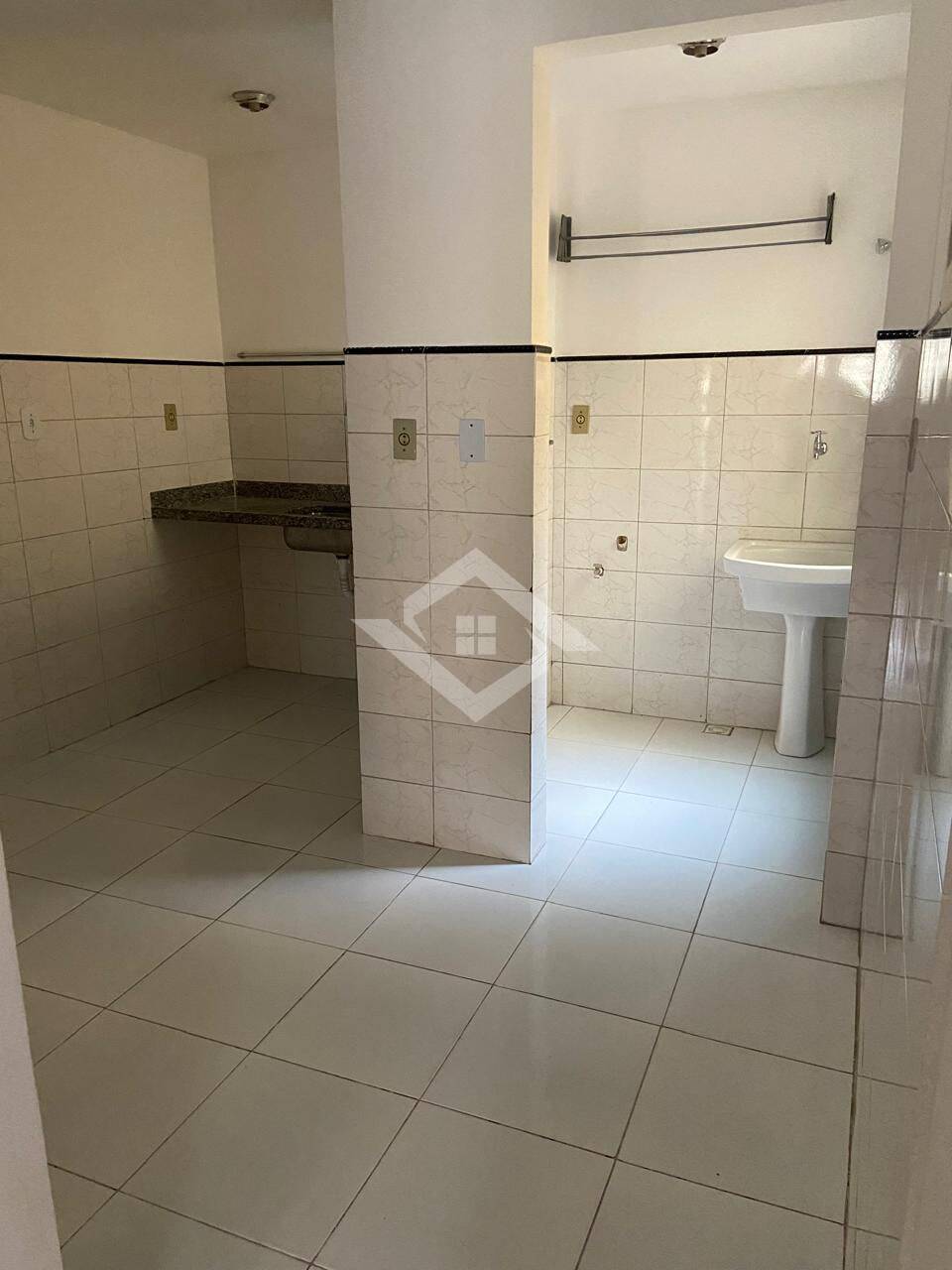 Casa para alugar com 2 quartos, 65m² - Foto 13