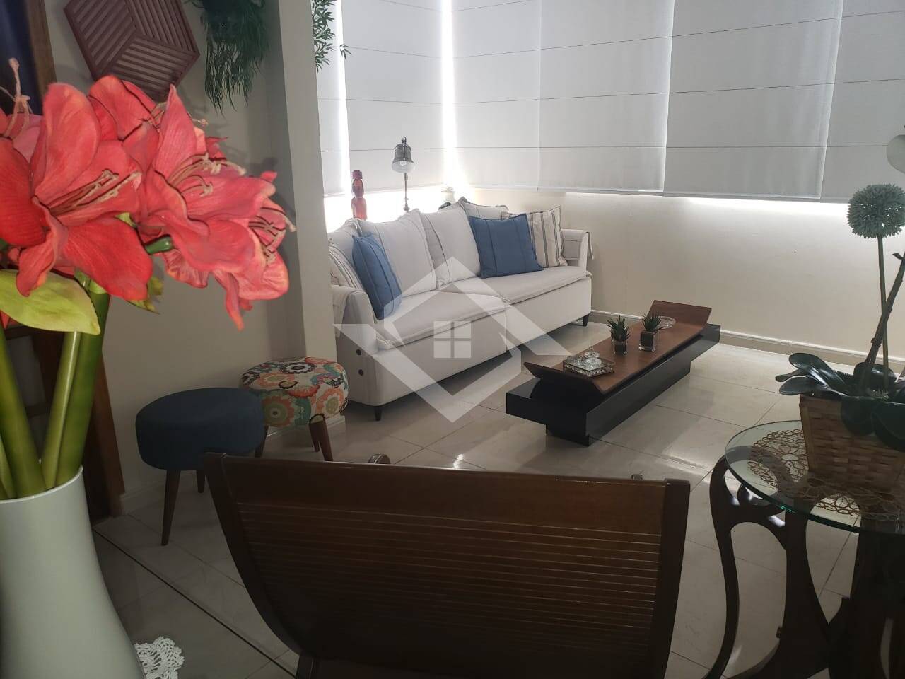 Apartamento à venda com 2 quartos, 81m² - Foto 1