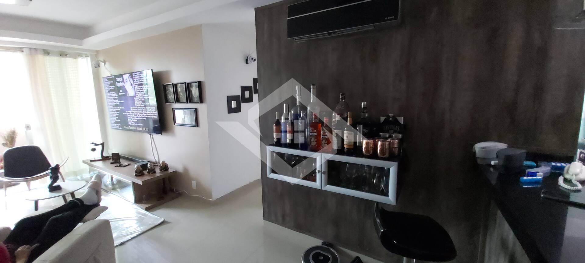 Apartamento à venda com 2 quartos, 81m² - Foto 3